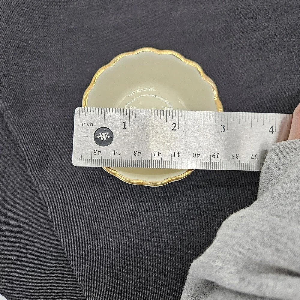 Vintage Discontinued Lenox Ring Holder Scalloped Edge Trimmed In Gold